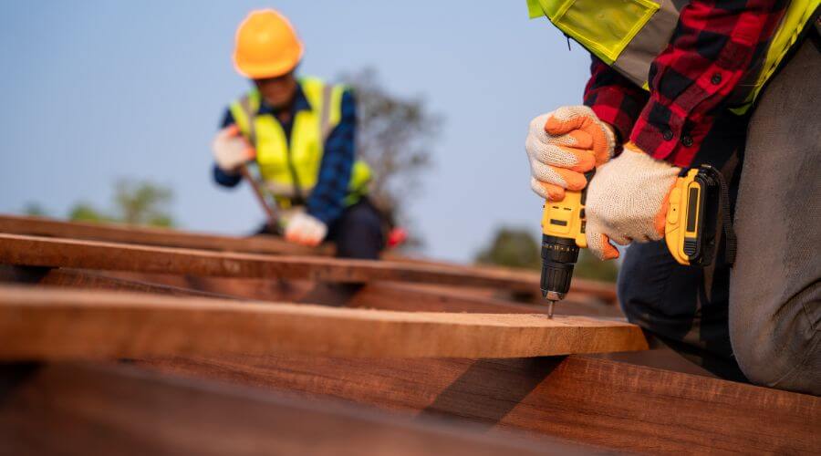 Expert Emergency Roof Repairs services in Fairland, IN